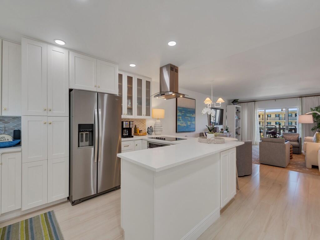 4049 Ocean Drive 402