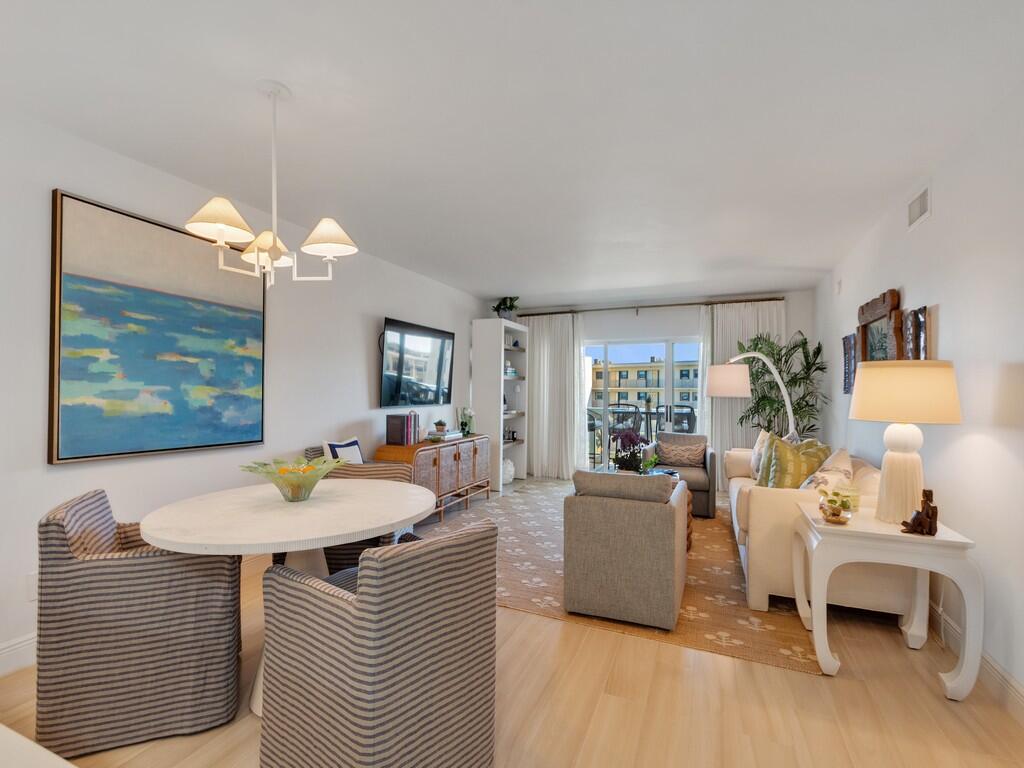 4049 Ocean Drive 402