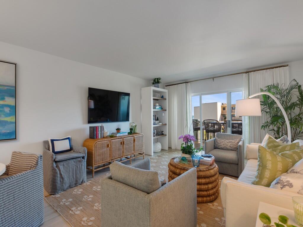 4049 Ocean Drive 402