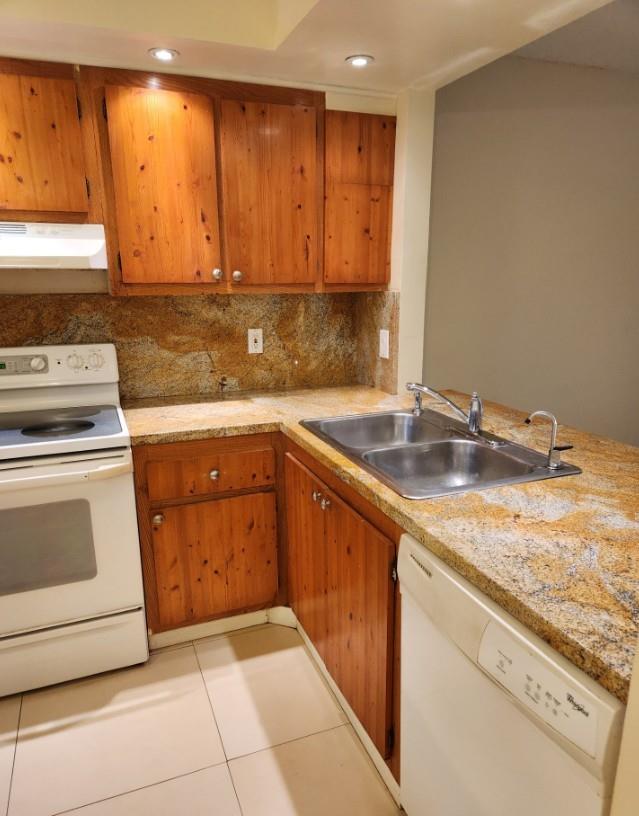 109 Lake Emerald Dr 204