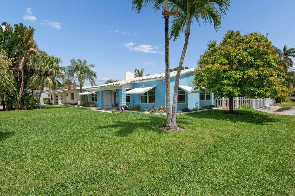 Photo of 1500 NE 17th Avenue, Fort Lauderdale, FL 33304 (MLS # B26013909)