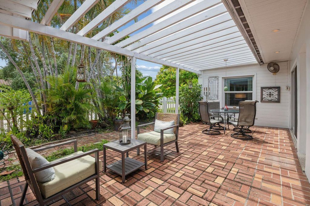 Photo of 1500 NE 17th Avenue, Fort Lauderdale, FL 33304 (MLS # B26013909)