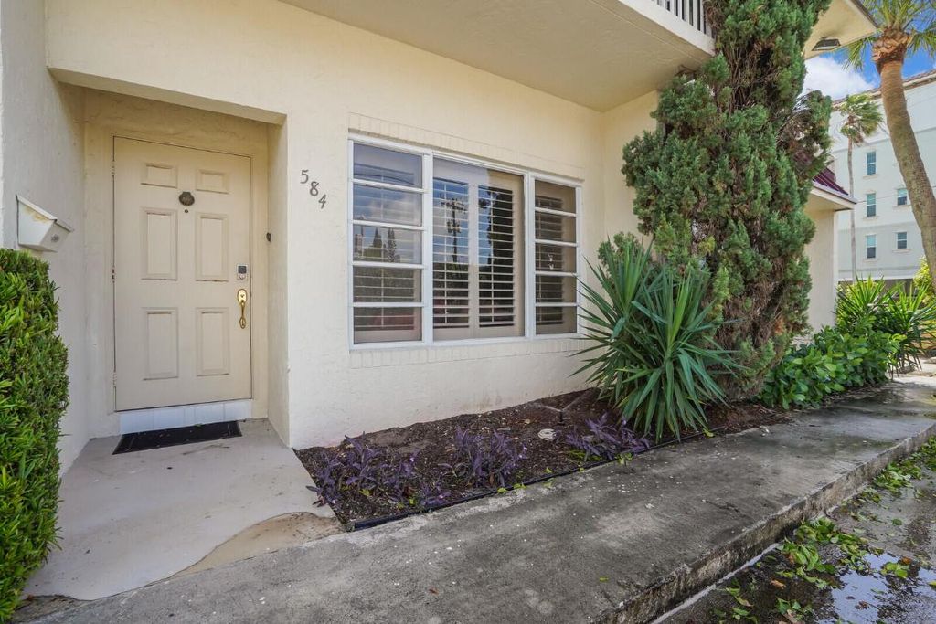 Photo of 584 SE 20th Avenue #2, Deerfield Beach, FL 33441 (MLS # R11130765)