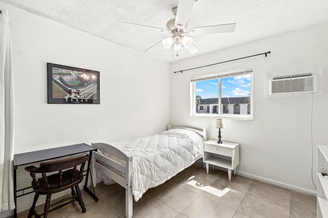 CARRIAGE LIGHT CONDO - Residential