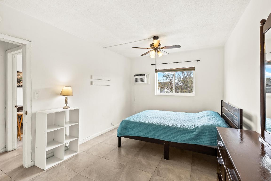 CARRIAGE LIGHT CONDO - Residential