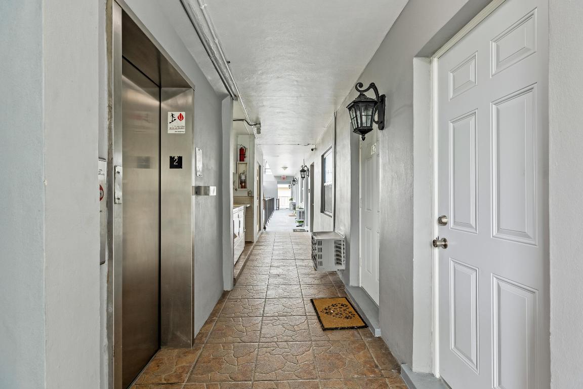 CARRIAGE LIGHT CONDO - Residential