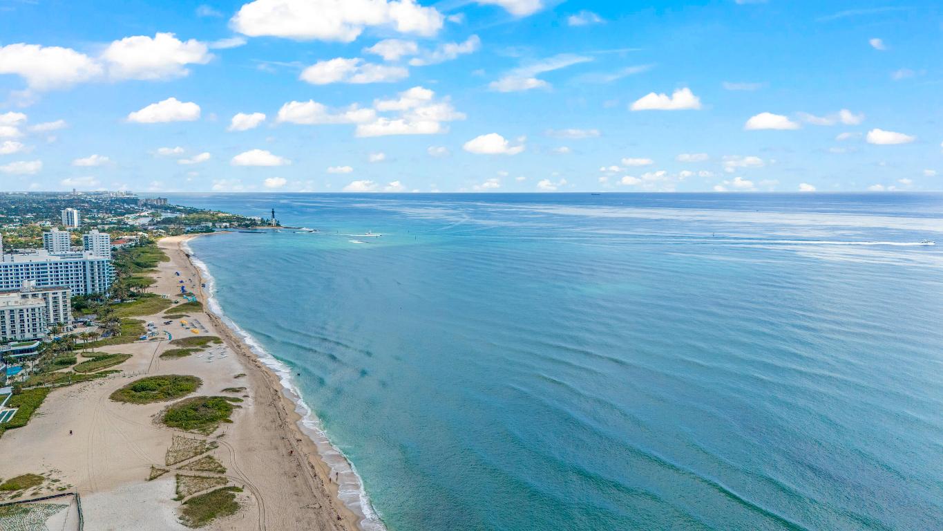 CARRIAGE LIGHT CONDO - Residential