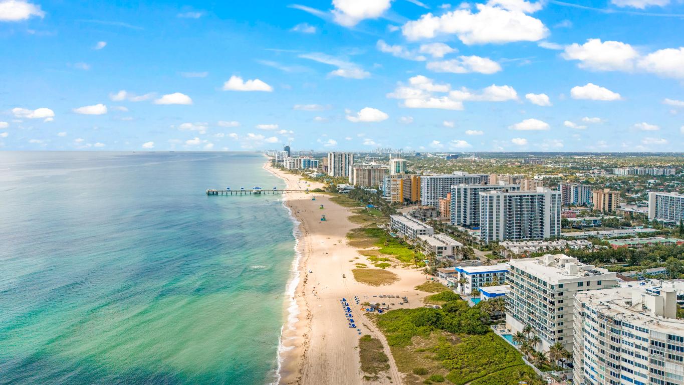 CARRIAGE LIGHT CONDO - Residential