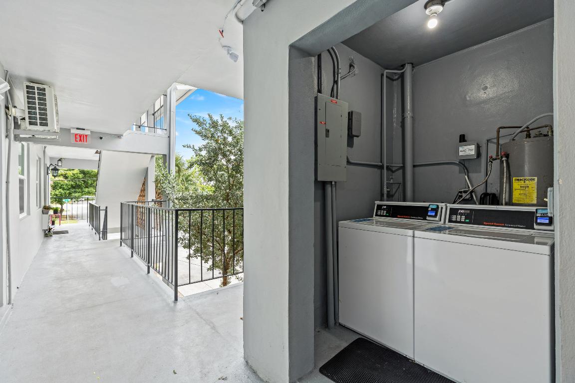 CARRIAGE LIGHT CONDO - Residential