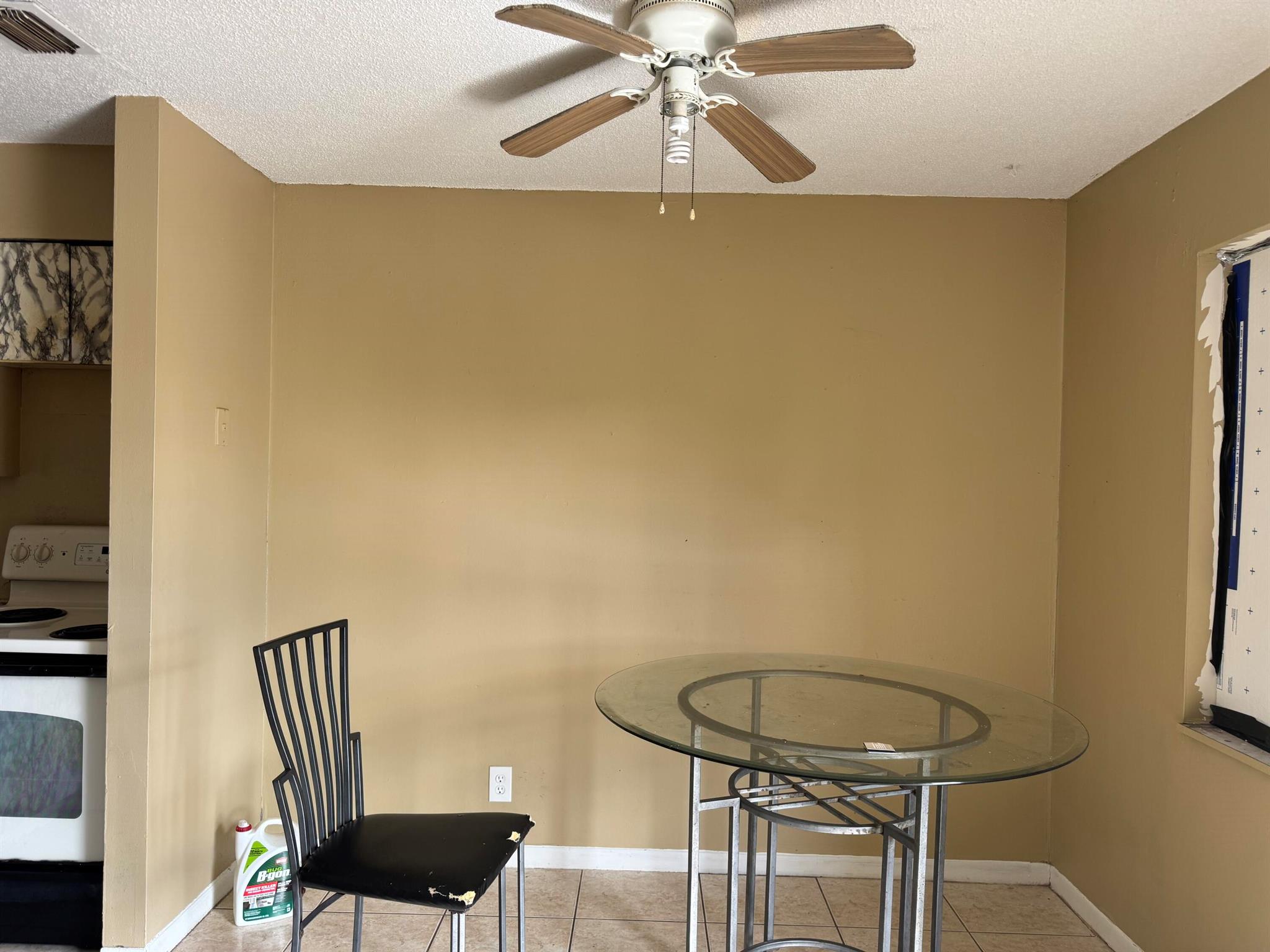 LAKEWOOD GARDENS PL 1 IN - Residential Lease