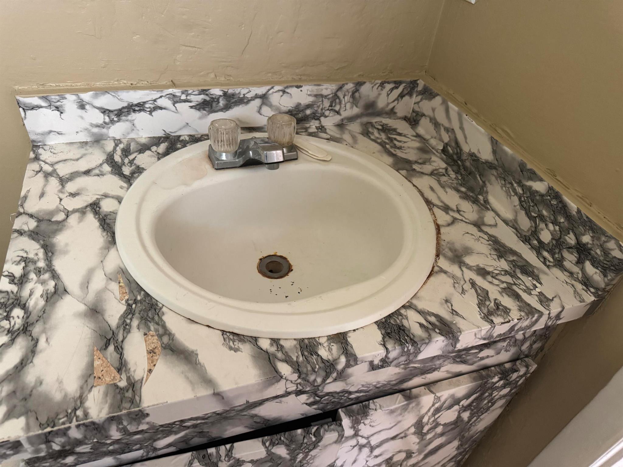 LAKEWOOD GARDENS PL 1 IN - Residential Lease