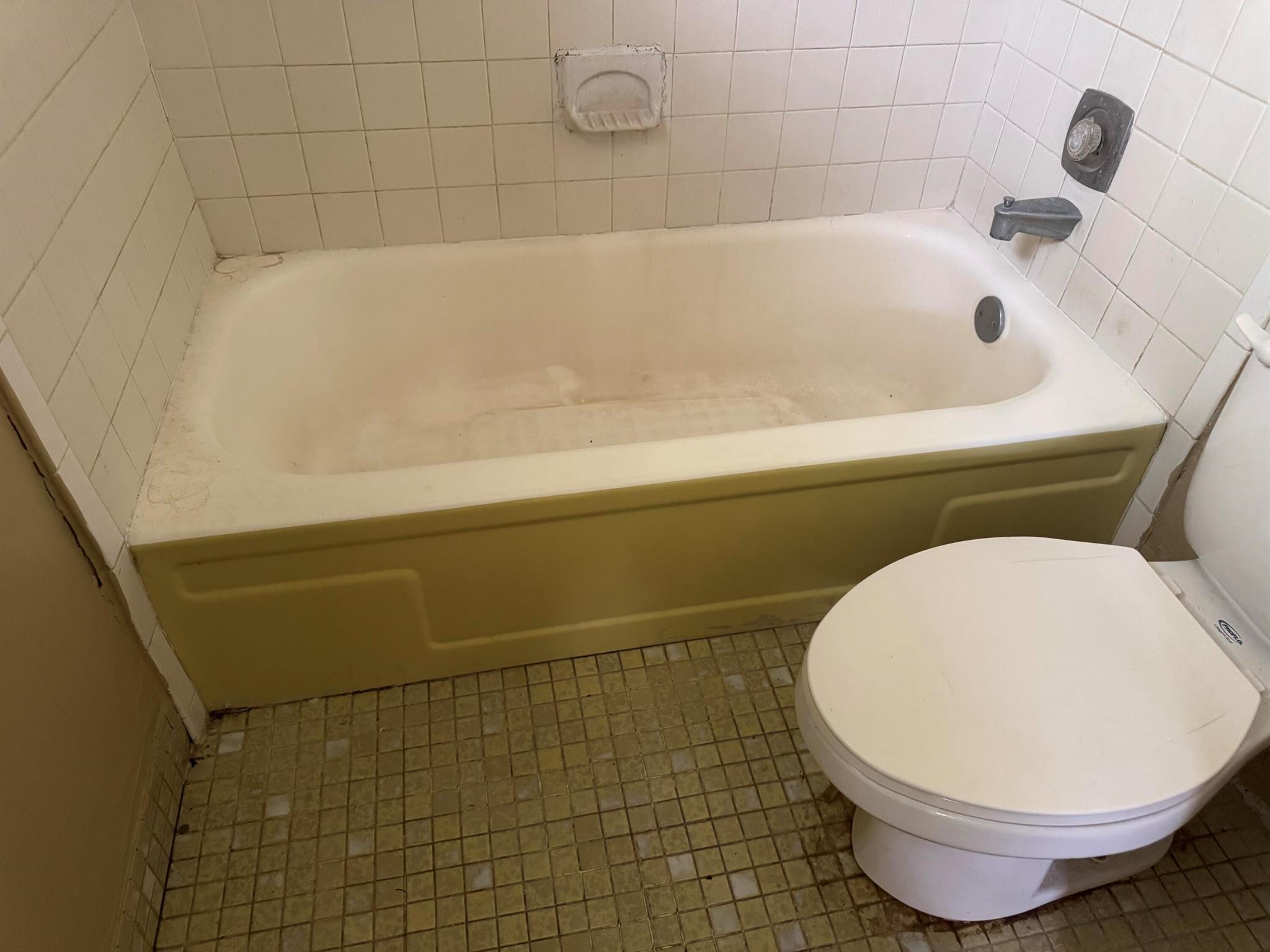LAKEWOOD GARDENS PL 1 IN - Residential Lease