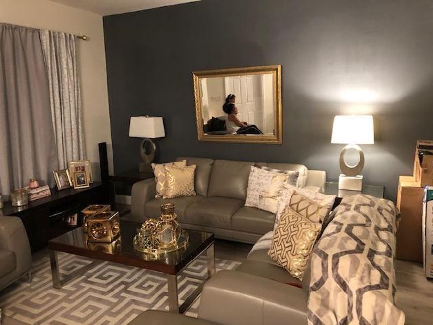 $1525 2/2.5 TOWNHOUSE IN PEMBROKE PINES 2/2.5 TOWNHOUSE OFF OF HIATUS AND WASHINGTON ST (HAMPTON ISLES) GATED COMPLEX THE TOWNHOUSE ITSELF HAS A FRONT PATIO ENTRY-WAY BRAND-NEW GRAY TONE PVC WOOD FLOORING NEWER BLACK APPLIANCES ITS OWN WASHER AND DRYER NEW CENTRAL A/C NEW WATER HEATER AVAILABLE APPROX MARCH 1ST WILL BE PAINTED AND CLEANED PRIOR TO OCCUPANCEY