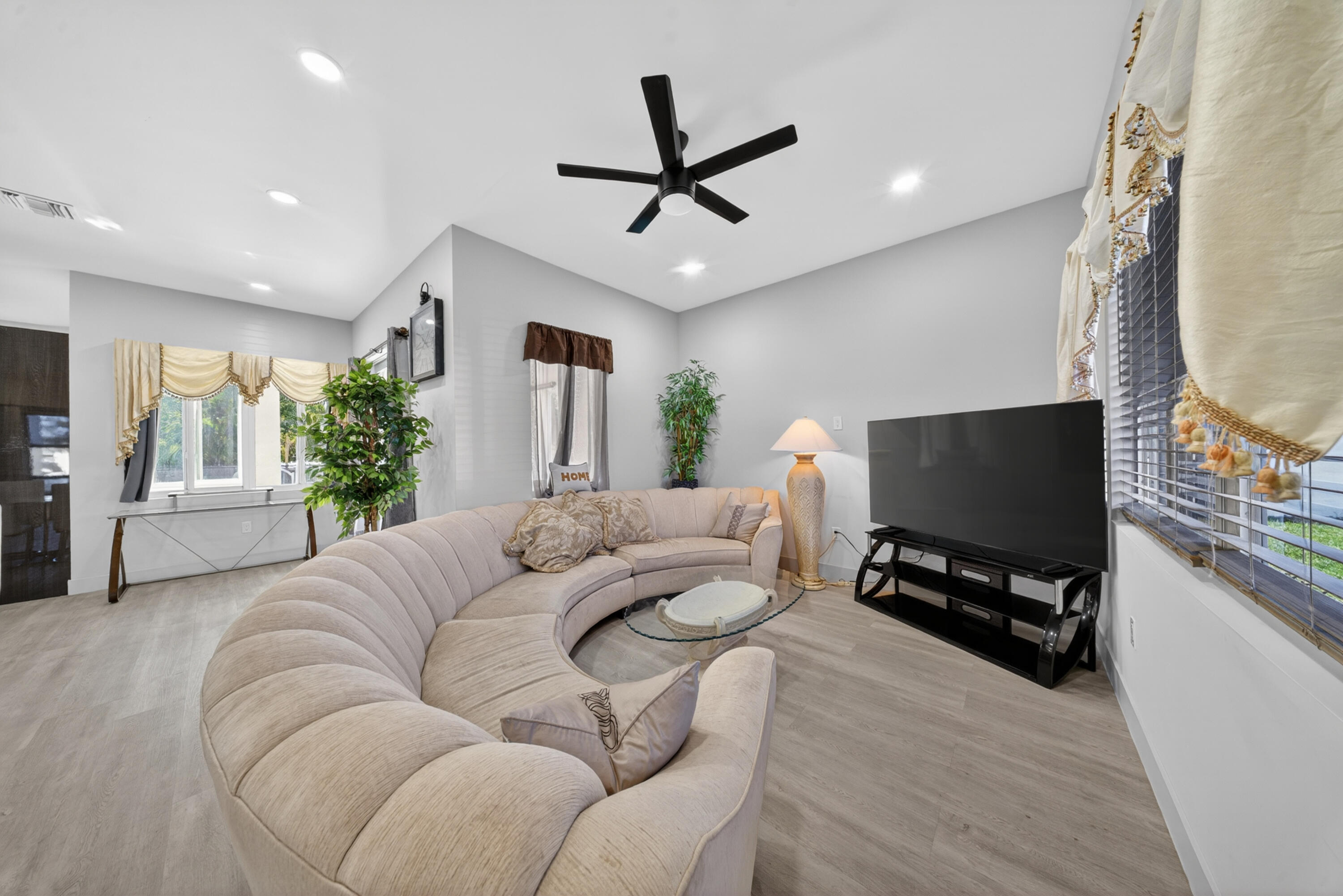 PORT ST LUCIE SECTION 8 - Residential