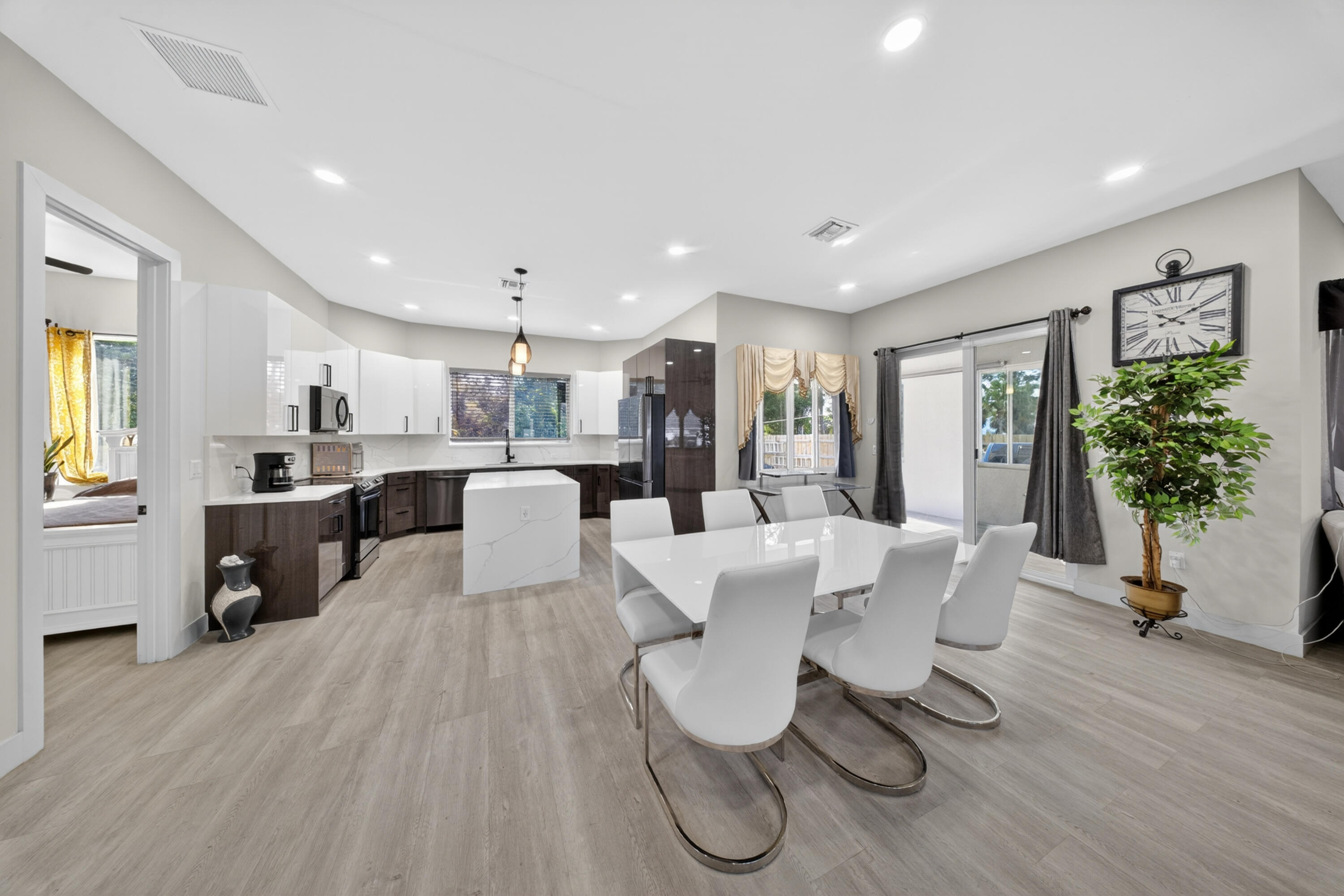 PORT ST LUCIE SECTION 8 - Residential