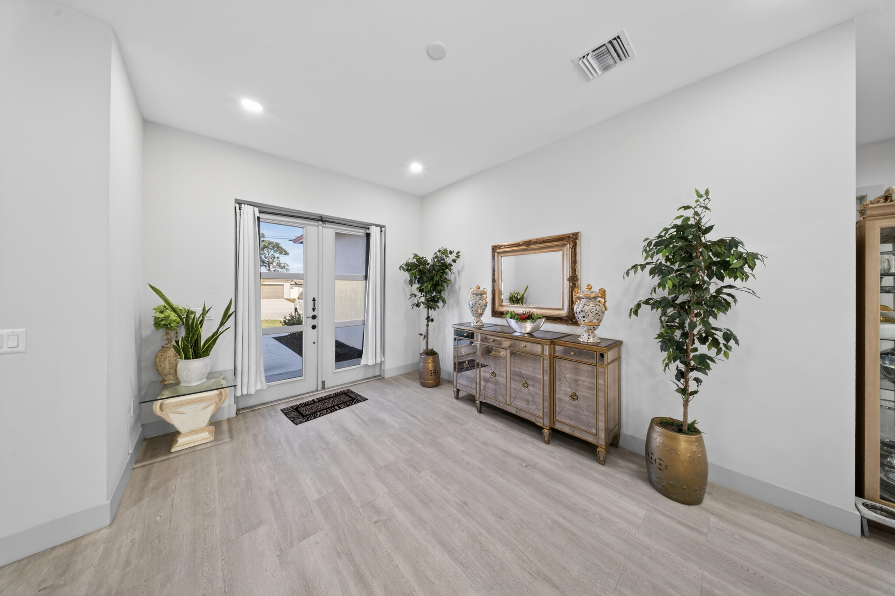 PORT ST LUCIE SECTION 8 - Residential