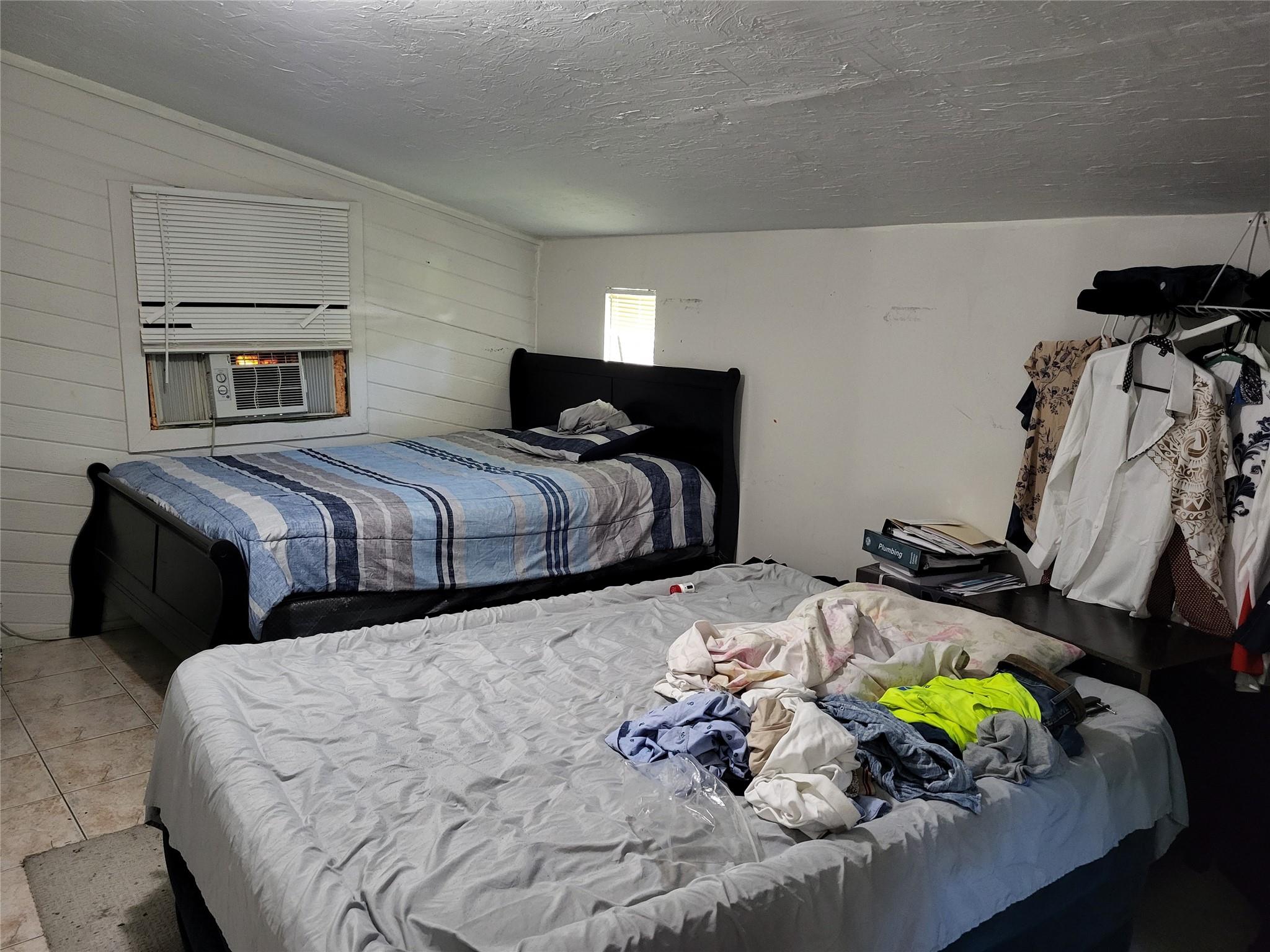 View photos, virtual tours, details... 2330 NE 1st Ave