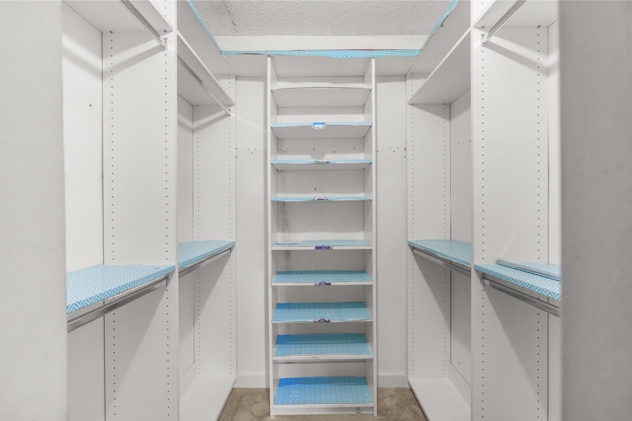 Oriole Golf & Tennis Club - Residential