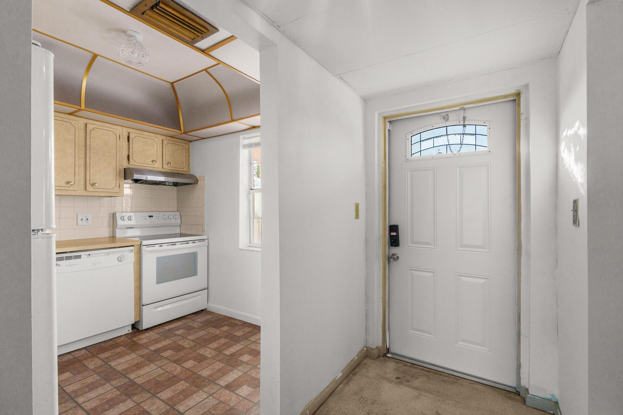 Oriole Golf & Tennis Club - Residential