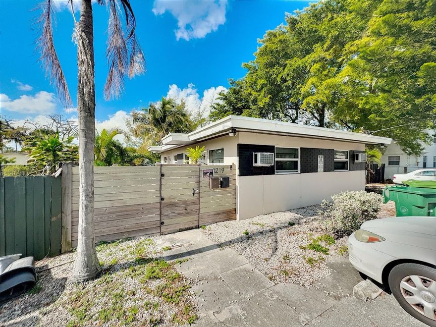 This well-maintained duplex is a prime investment opportunity, featuring NEWLY remodeled kitchens in both units. Each unit is in great condition, offering move-in-ready spaces for tenants.
One unit is vacant and the other unit has a tenant that is month to month. Whether you’re a seasoned investor or just starting, this property is a fantastic addition to your portfolio. Don’t miss the chance to own this turnkey income-producing duplex!Located within walking distance to Wilton Manors and Wilton Drive’s shops and restaurants, the property is also close to Las Olas, Flagler Village, and Victoria Park, making it highly desirable for tenants. The seller is also offering two additional multifamily properties for sale- another duplex and a sixplex with an option to purchase all together.