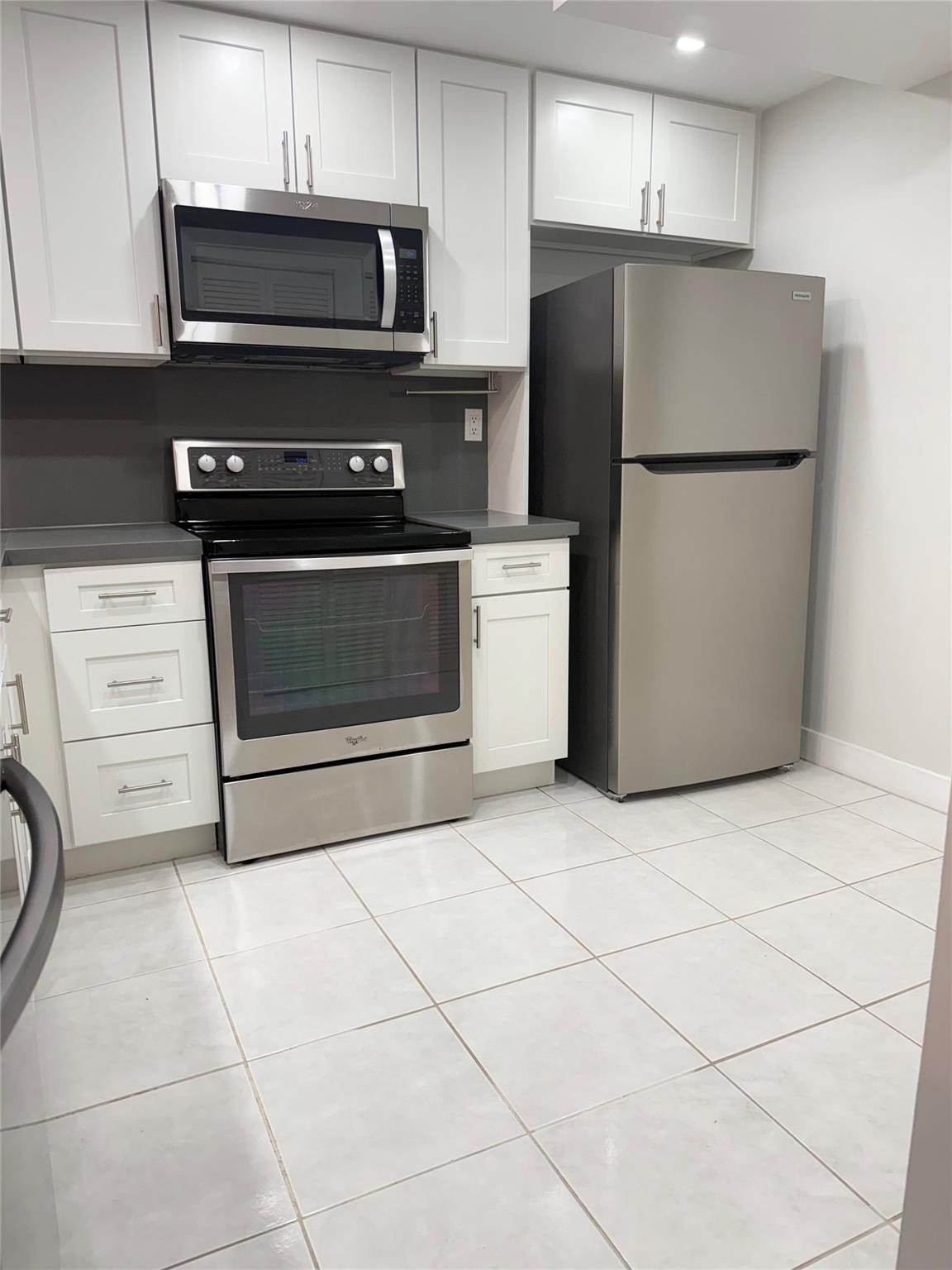 Nicely renovated 3BR/2.5BA townhouse in the heart of Davie! Bright and clean with fresh white finishes throughout. Spacious open layout, updated kitchen, and washer/dryer in unit. Bedrooms are generously sized with great natural light. Large back patio for relaxing and BBQ-ing. Lawn and garbage included. Conveniently located close to Betty Booth Roberts Park, shopping, dining, Nova University and Broward College, and major highways. Parking is available for 2-4 cars. Short drive to Hard Rock Hotel/Casino and Las Olas and Beaches. Move-in ready and won’t last long!