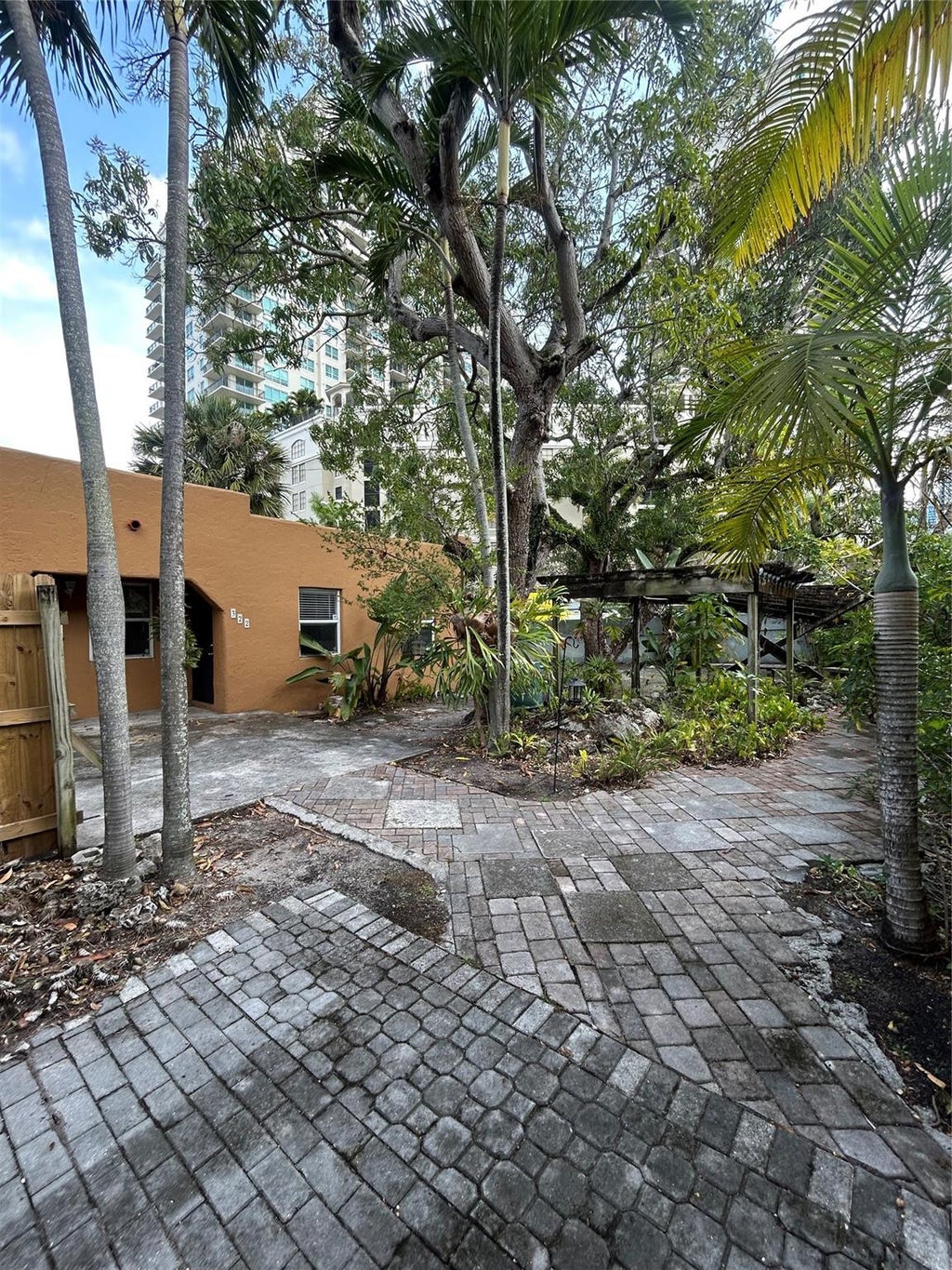 Photo of 322 SW 7th Avenue, Fort Lauderdale, FL 33312 (MLS # F10555565)