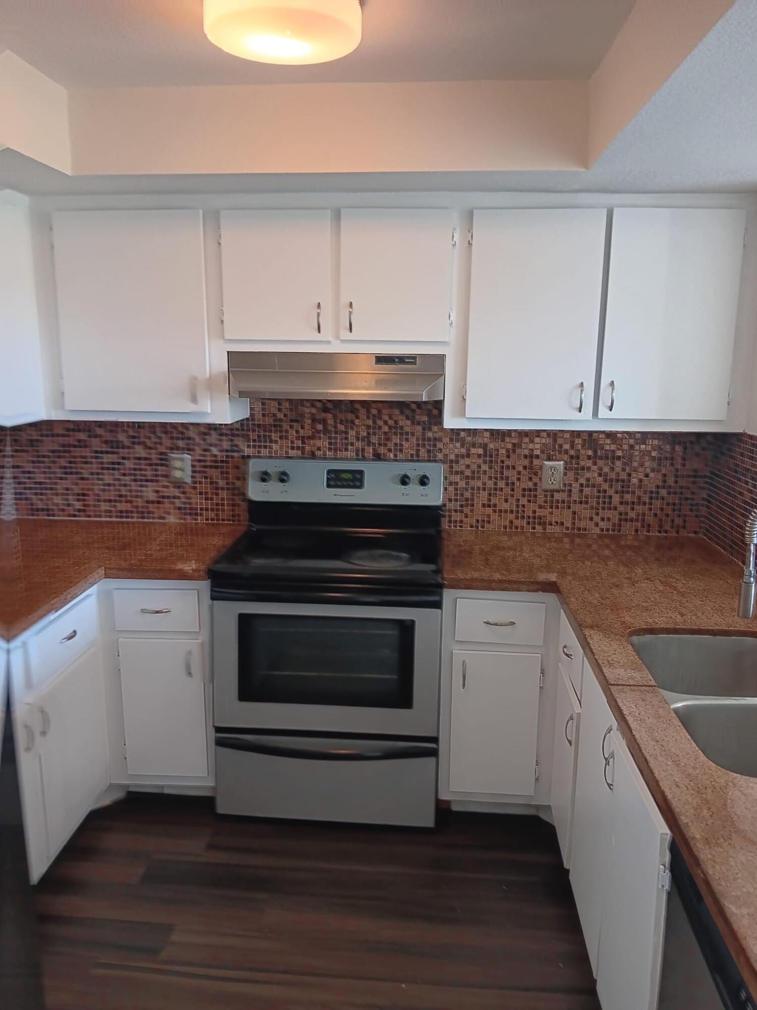 VILLAGE GREEN OF BOCA RATON CONDO - Residential