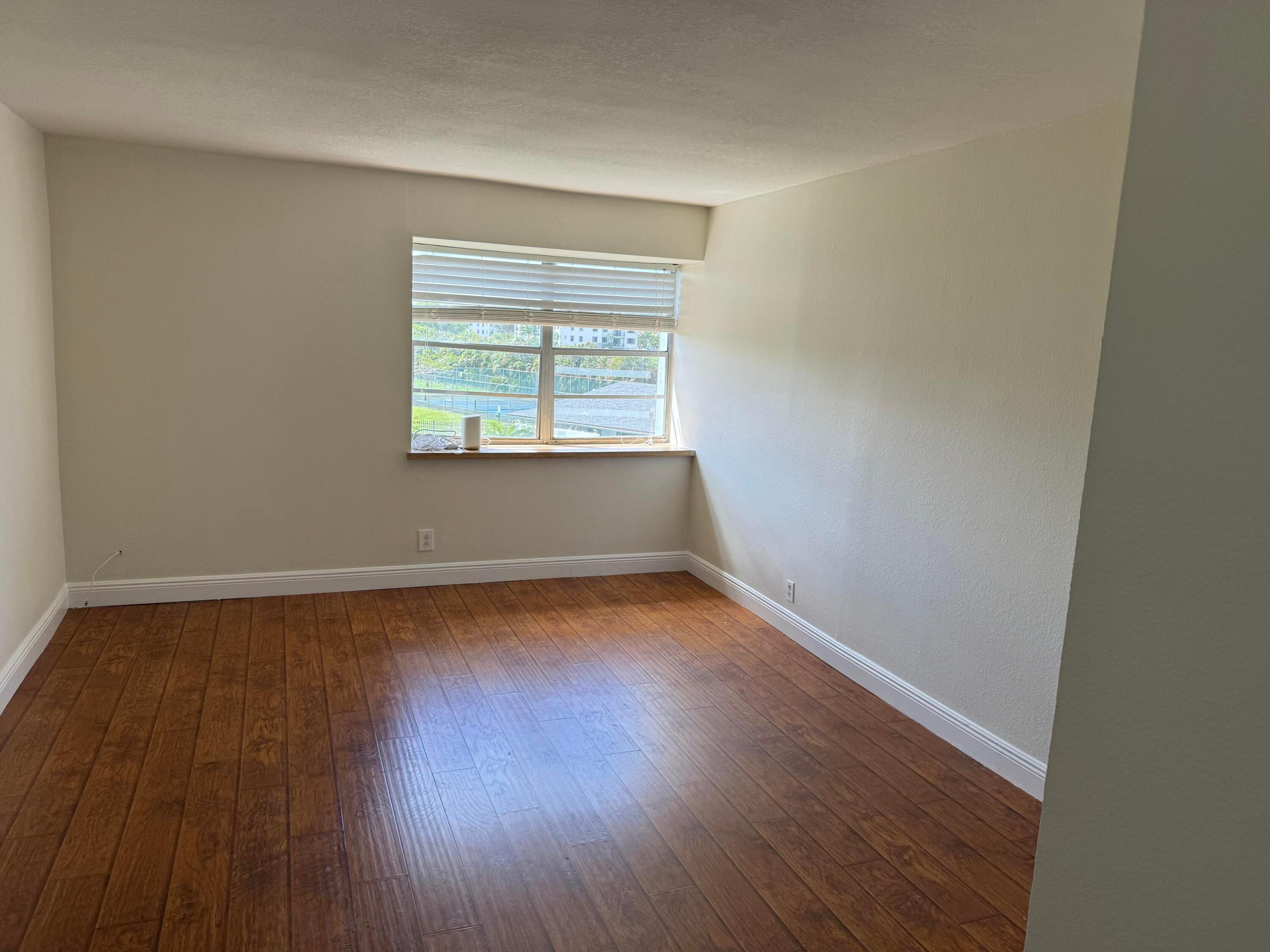 VILLAGE GREEN OF BOCA RATON CONDO - Residential