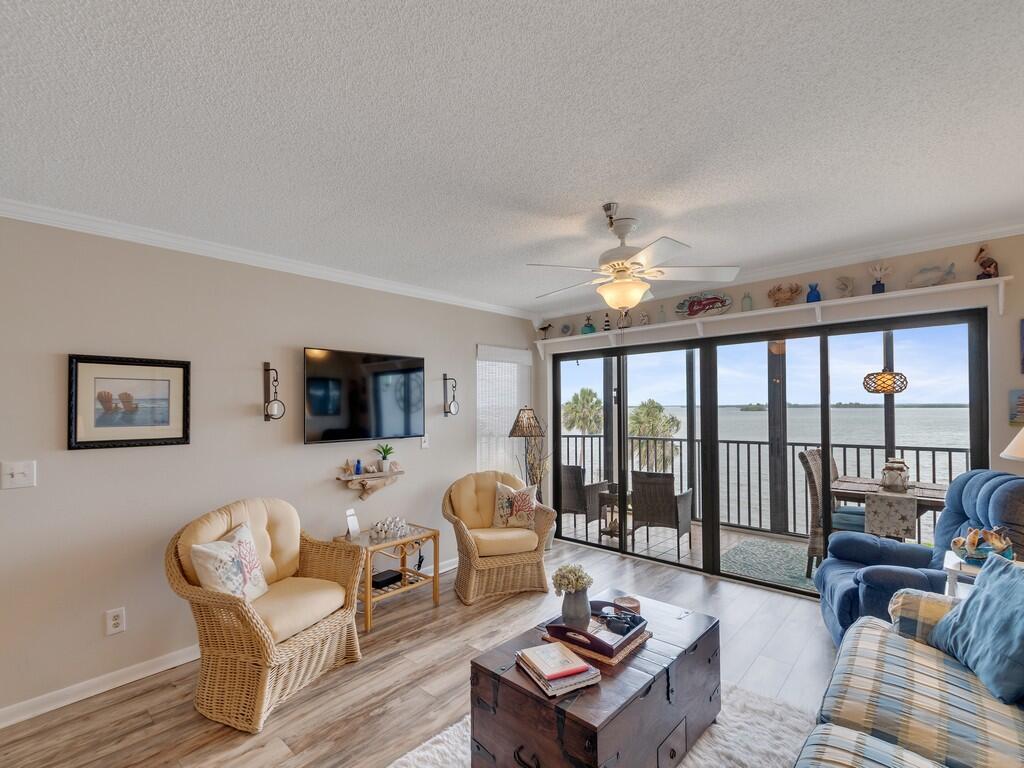 PELICAN POINTE OF SEBASTIAN V - Residential