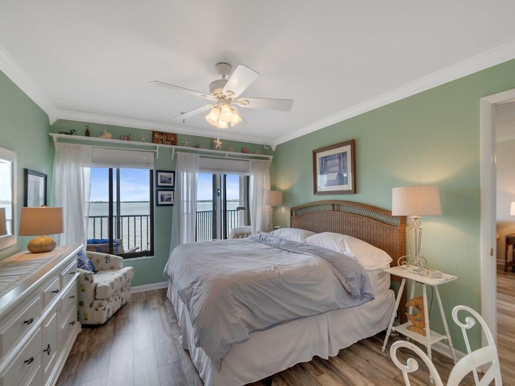 PELICAN POINTE OF SEBASTIAN V - Residential