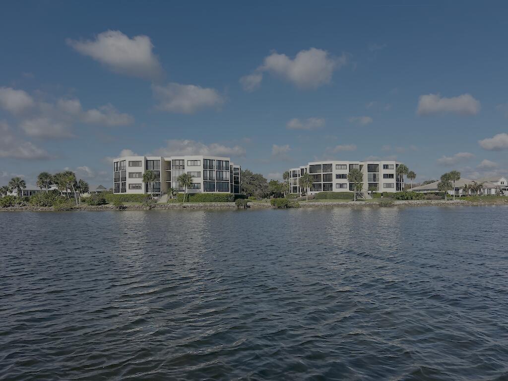PELICAN POINTE OF SEBASTIAN V - Residential