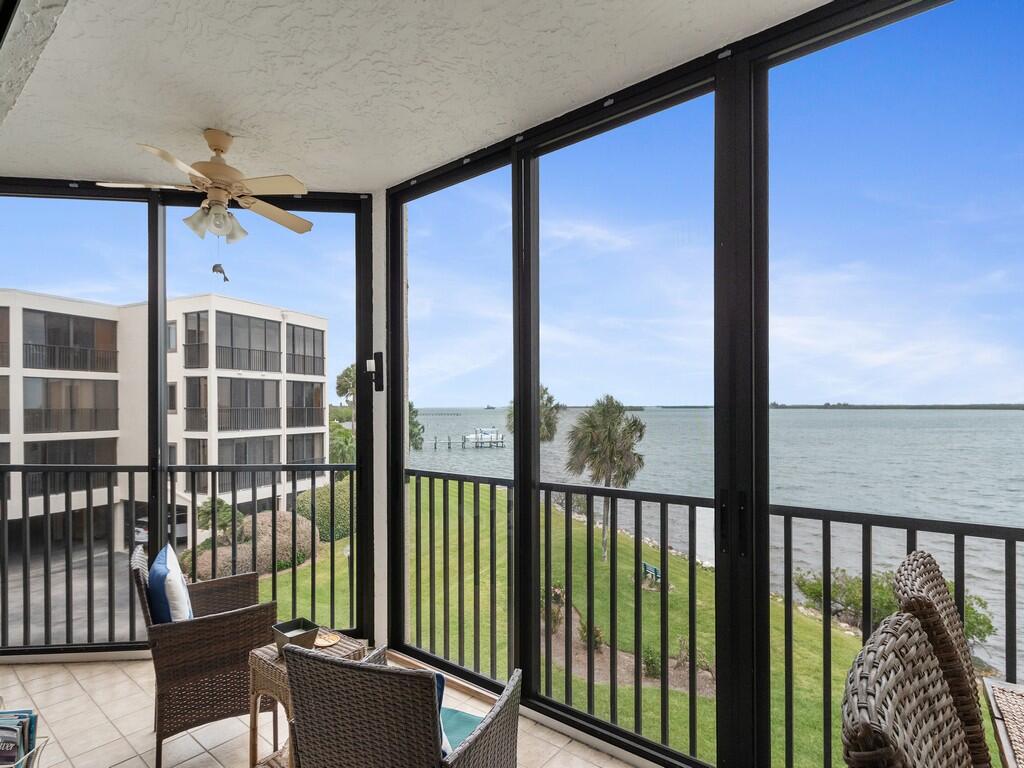 PELICAN POINTE OF SEBASTIAN V - Residential