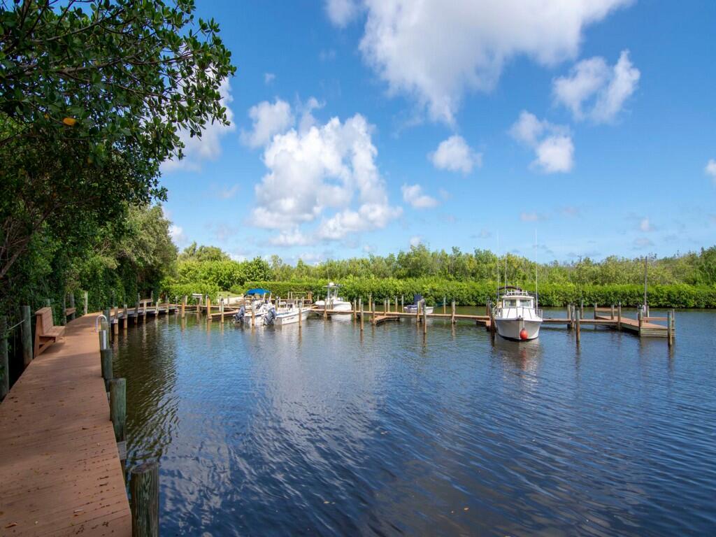 PELICAN POINTE OF SEBASTIAN V - Residential