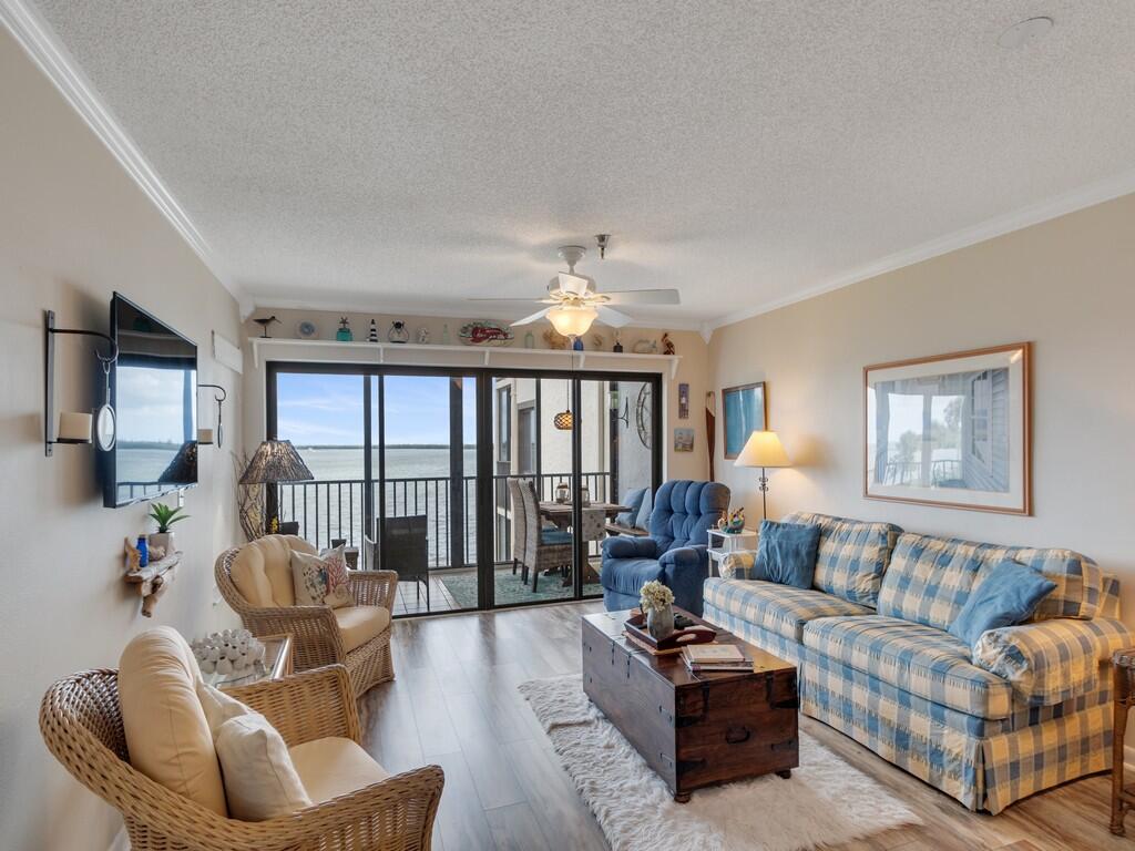 PELICAN POINTE OF SEBASTIAN V - Residential