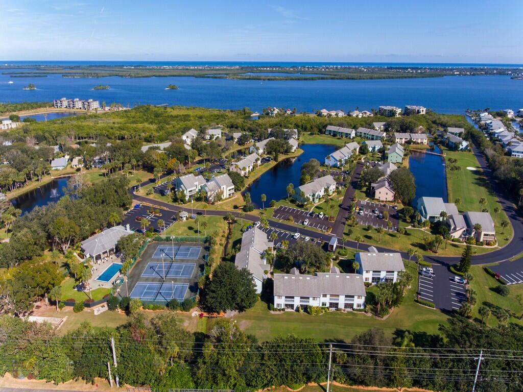 PELICAN POINTE OF SEBASTIAN V - Residential