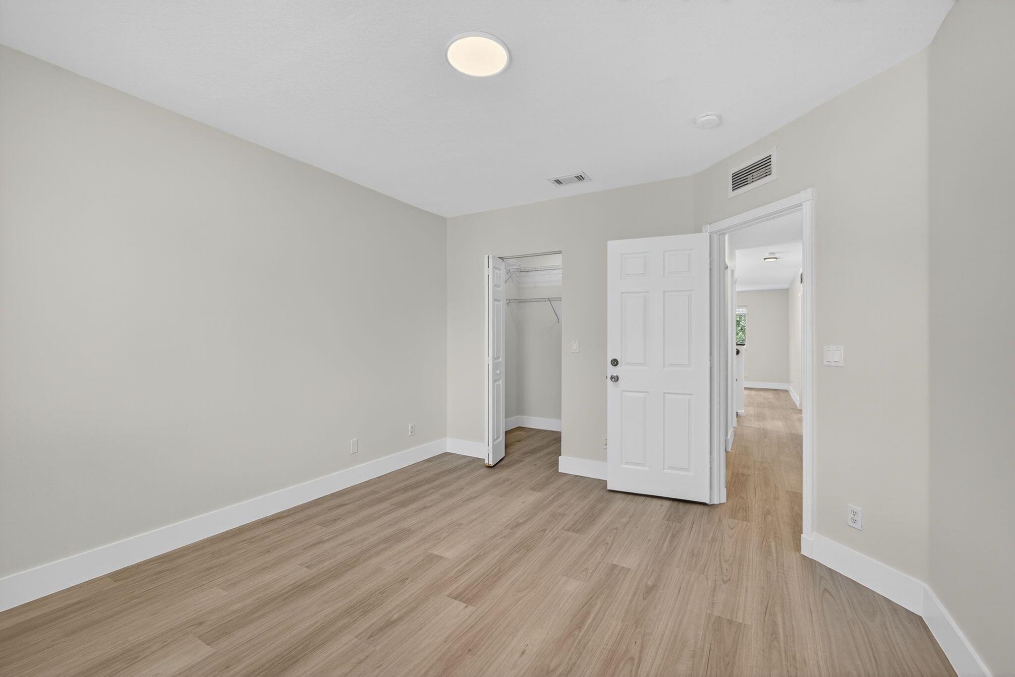 THOUSAND OAKS - Residential Lease