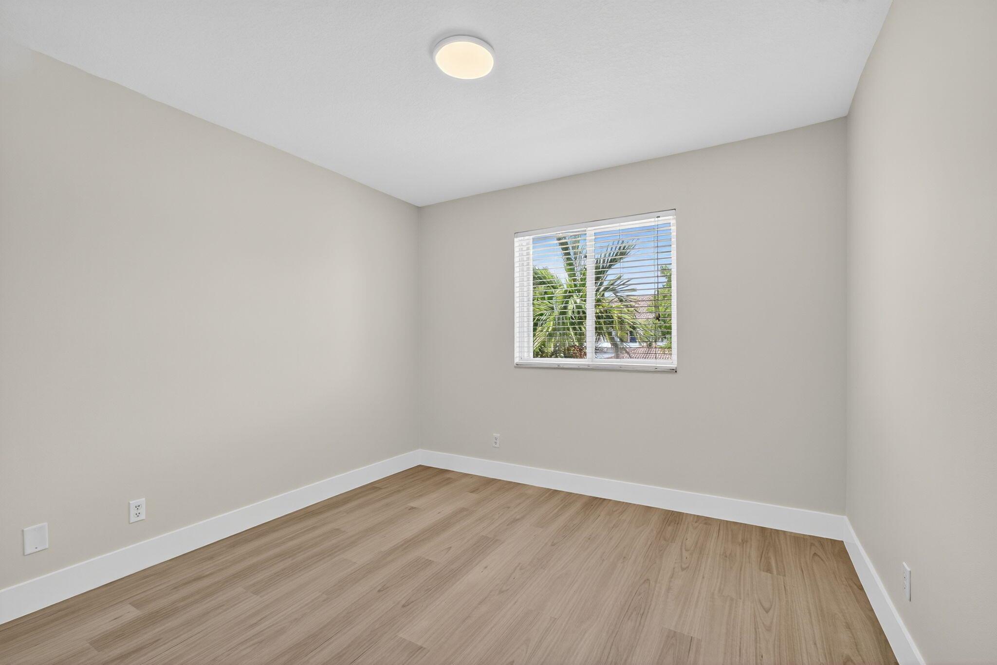 THOUSAND OAKS - Residential Lease