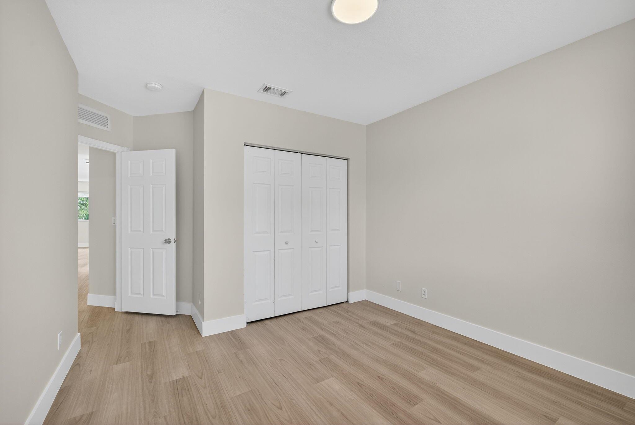 THOUSAND OAKS - Residential Lease