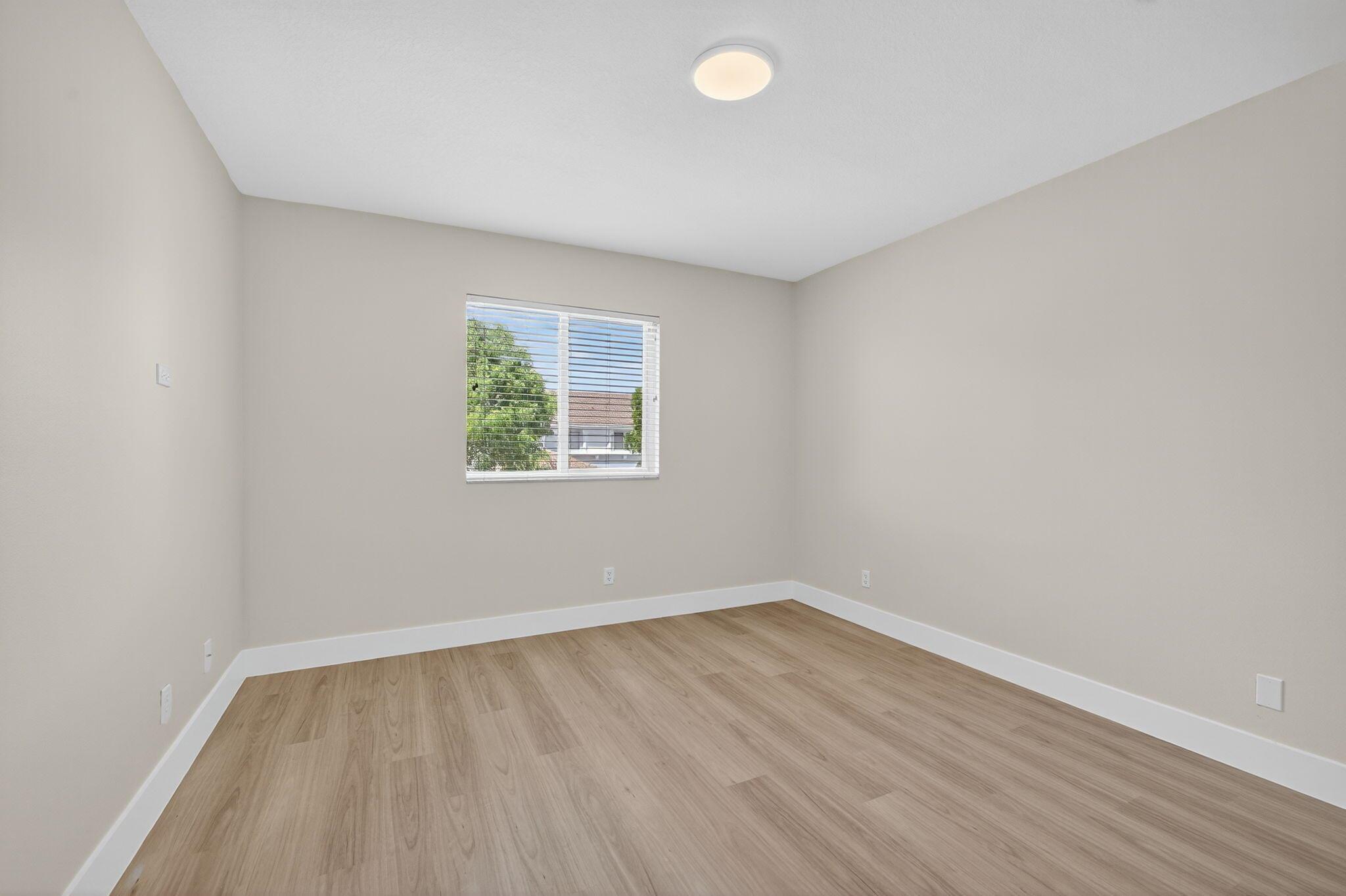 THOUSAND OAKS - Residential Lease