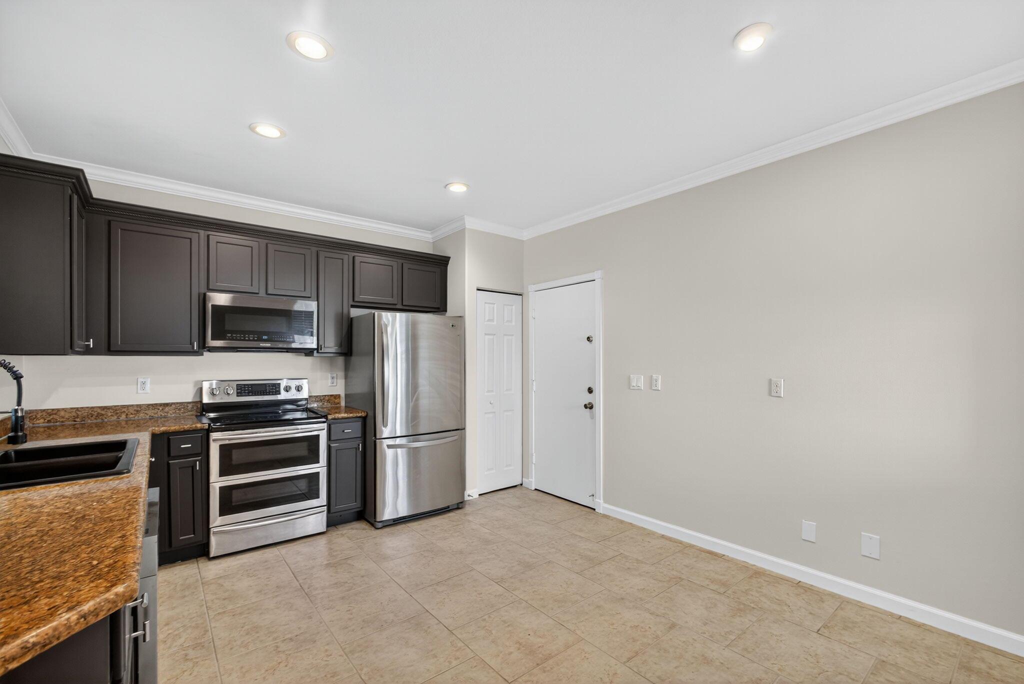 THOUSAND OAKS - Residential Lease