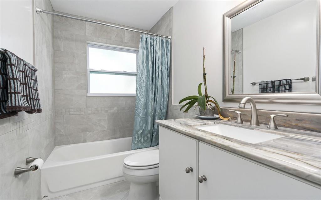 NORTH RIVER SHORES - Residential