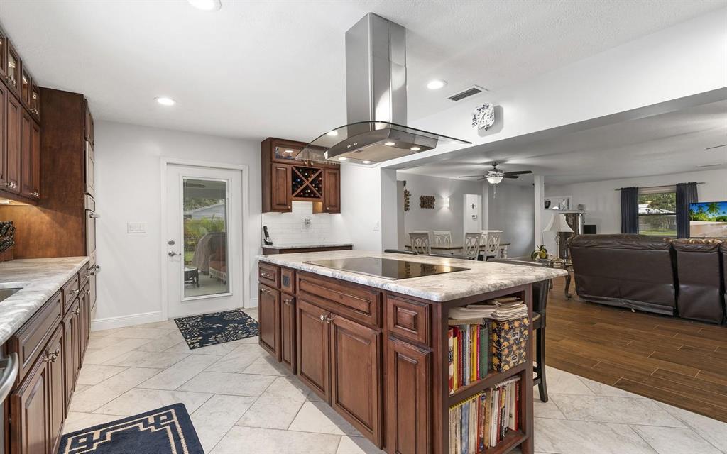 NORTH RIVER SHORES - Residential