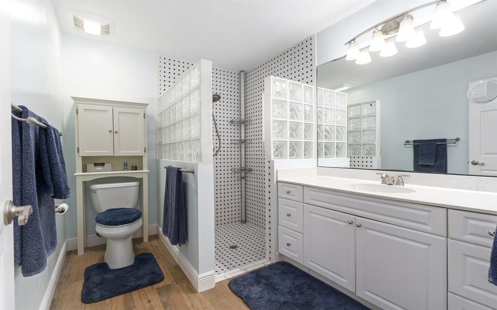 NORTH RIVER SHORES - Residential