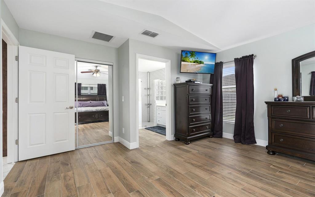 NORTH RIVER SHORES - Residential