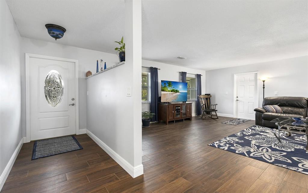 NORTH RIVER SHORES - Residential