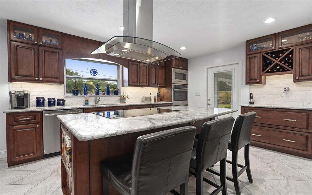 NORTH RIVER SHORES - Residential