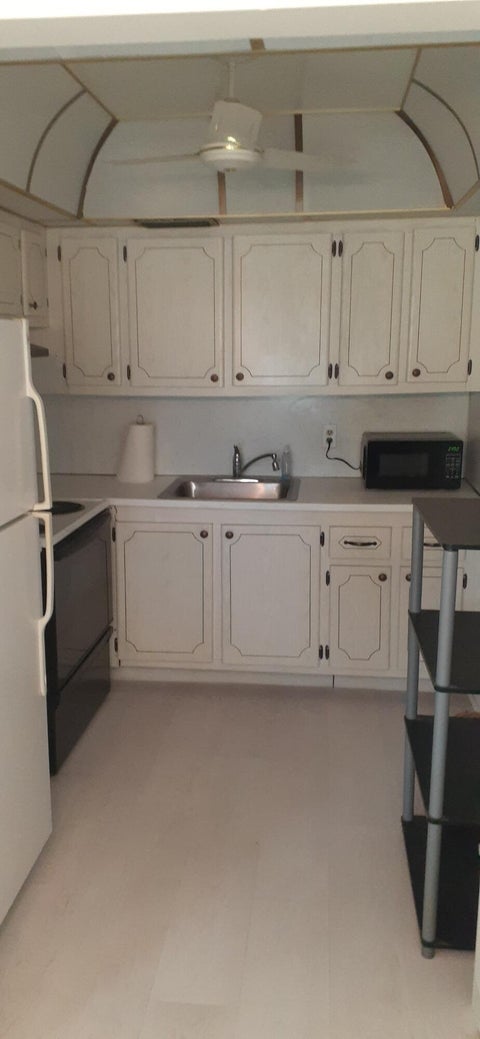 Tiny photo for 26 Sheffield B, West Palm Beach, FL 33417 (MLS # B26088578)
