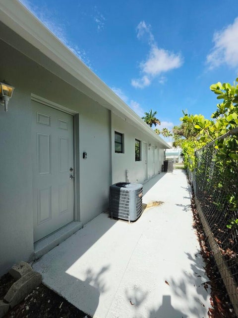 Tiny photo for 8 NE 9th Avenue, Deerfield Beach, FL 33441 (MLS # B26035412)