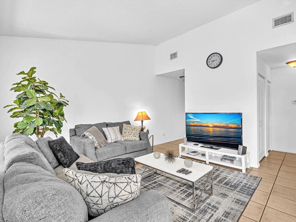 Photo of 815 W Boynton Beach Boulevard #6-202, Boynton Beach, FL 33426 (MLS # F10487829)