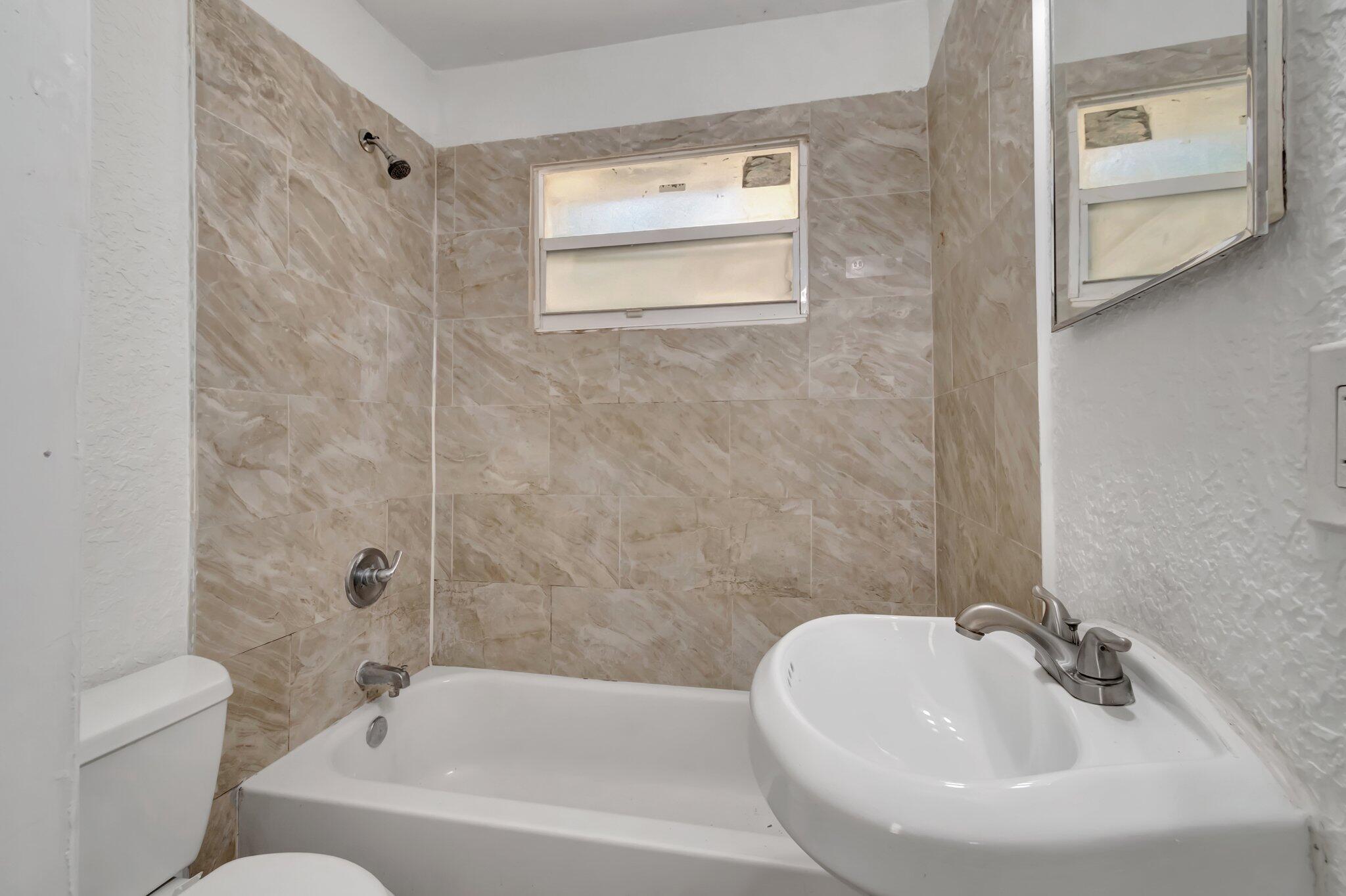 WASHINGTON HEIGHTS - Residential Income